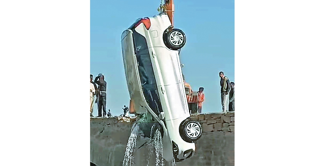 GROOM, 8 OTHERS KILLED AFTER CAR FALLS INTO CHAMBAL RIVER IN KOTA